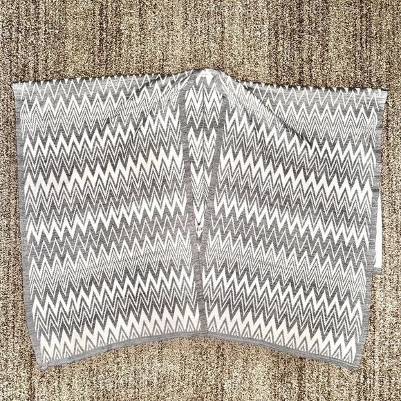 Calvin Klein Womens Grey White Pattern Scarf Shawl - Picture 1 of 8